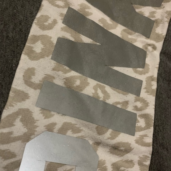 VS PINK Crew - Picture 5 of 6